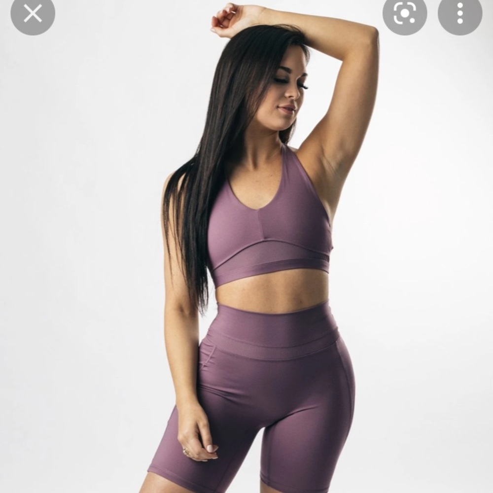 BRAND NEW: Alphalete Harmony Bra, BLACK PLUM, Size XS